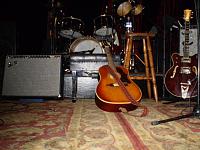 Click image for larger version

Name:	GordsGibson-Terry'sguitar.jpg
Views:	708
Size:	148.9 KB
ID:	2529